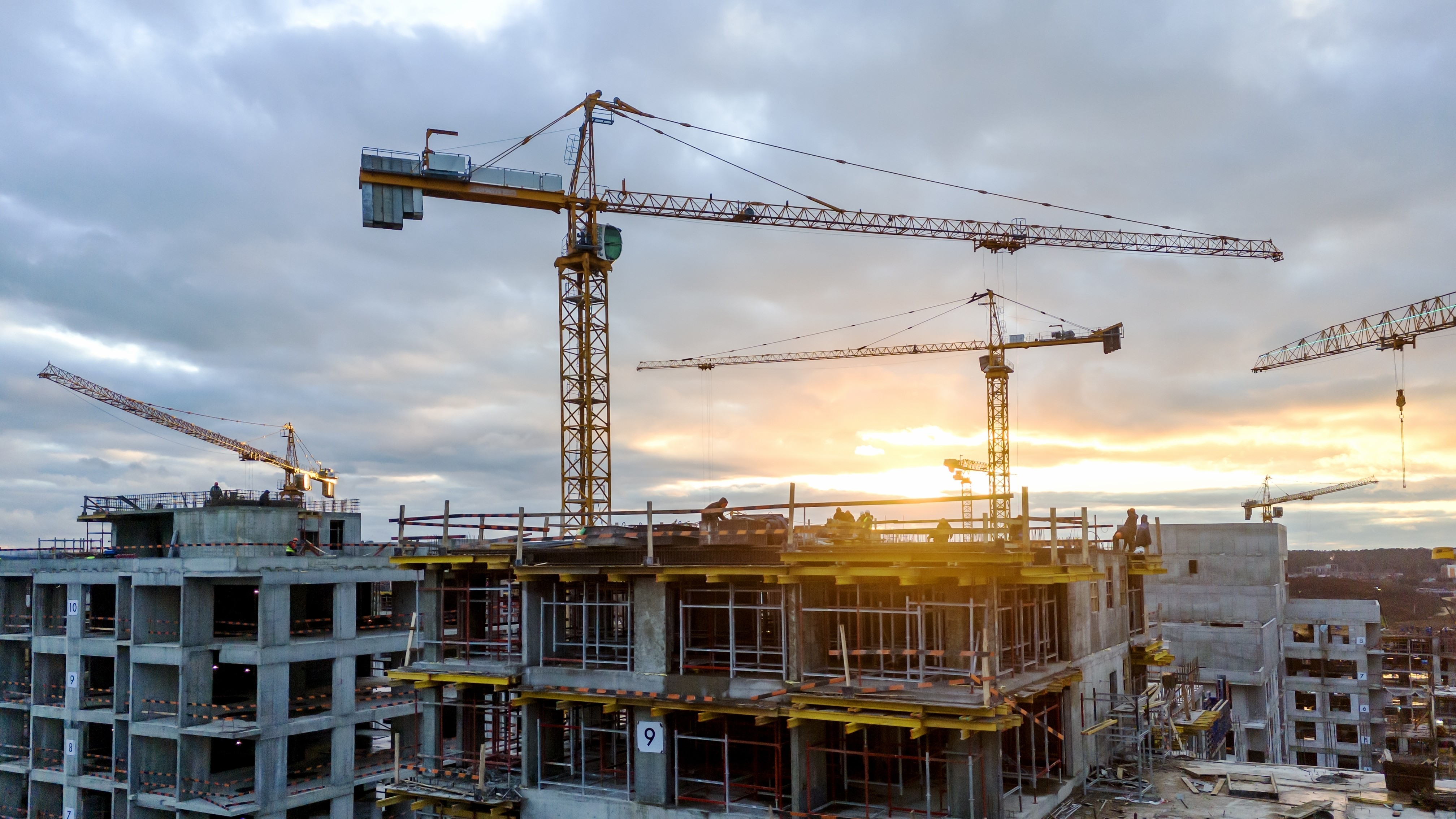 Bijna de helft van de bouwbedrijven verwacht dat de prijzen binnen de komende drie maanden zullen stijgen. Geen enkel bedrijf verwacht een prijsdaling. Foto: Shutterstock/Ultraskrip