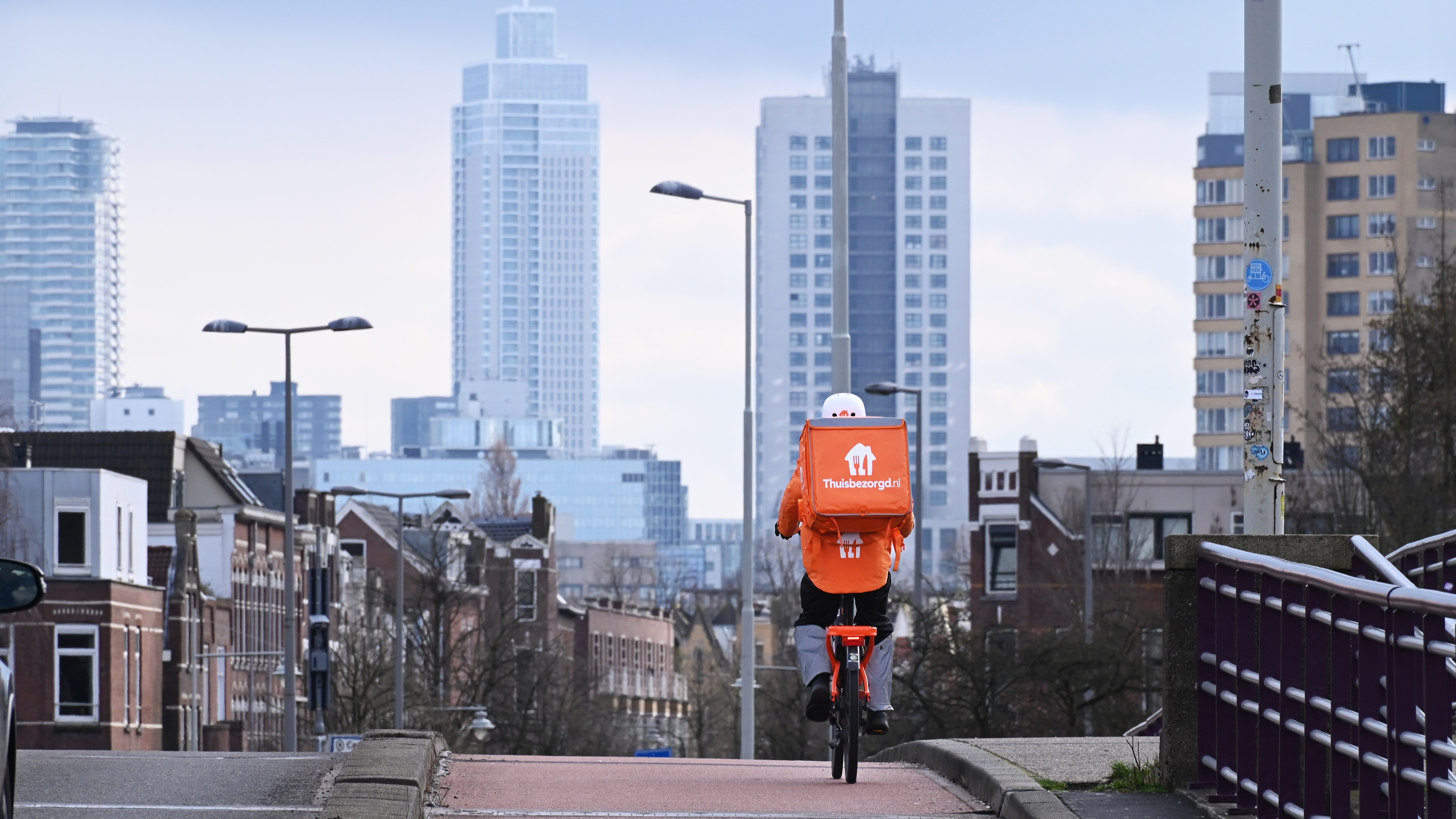 Rotterdamse skyline gezien vanaf Rotterdam Noord. Links van het midden de Zalmhaven toren. Foto: ANP/Hollandse Hoogte/Peter Hilz