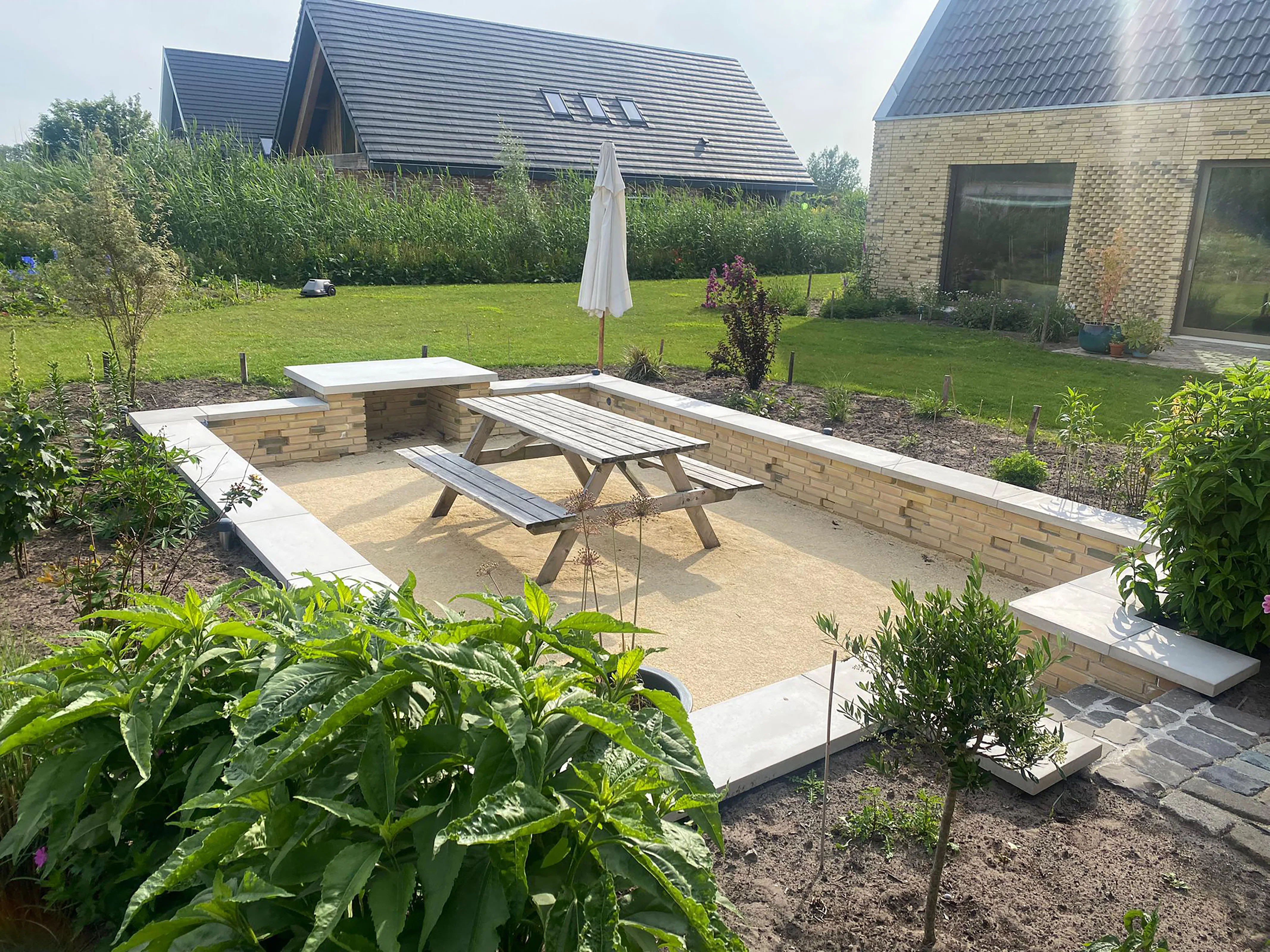 Van Huis: 'Door elementen op maat te laten storten kan de aannemer na levering direct beginnen met monteren.'