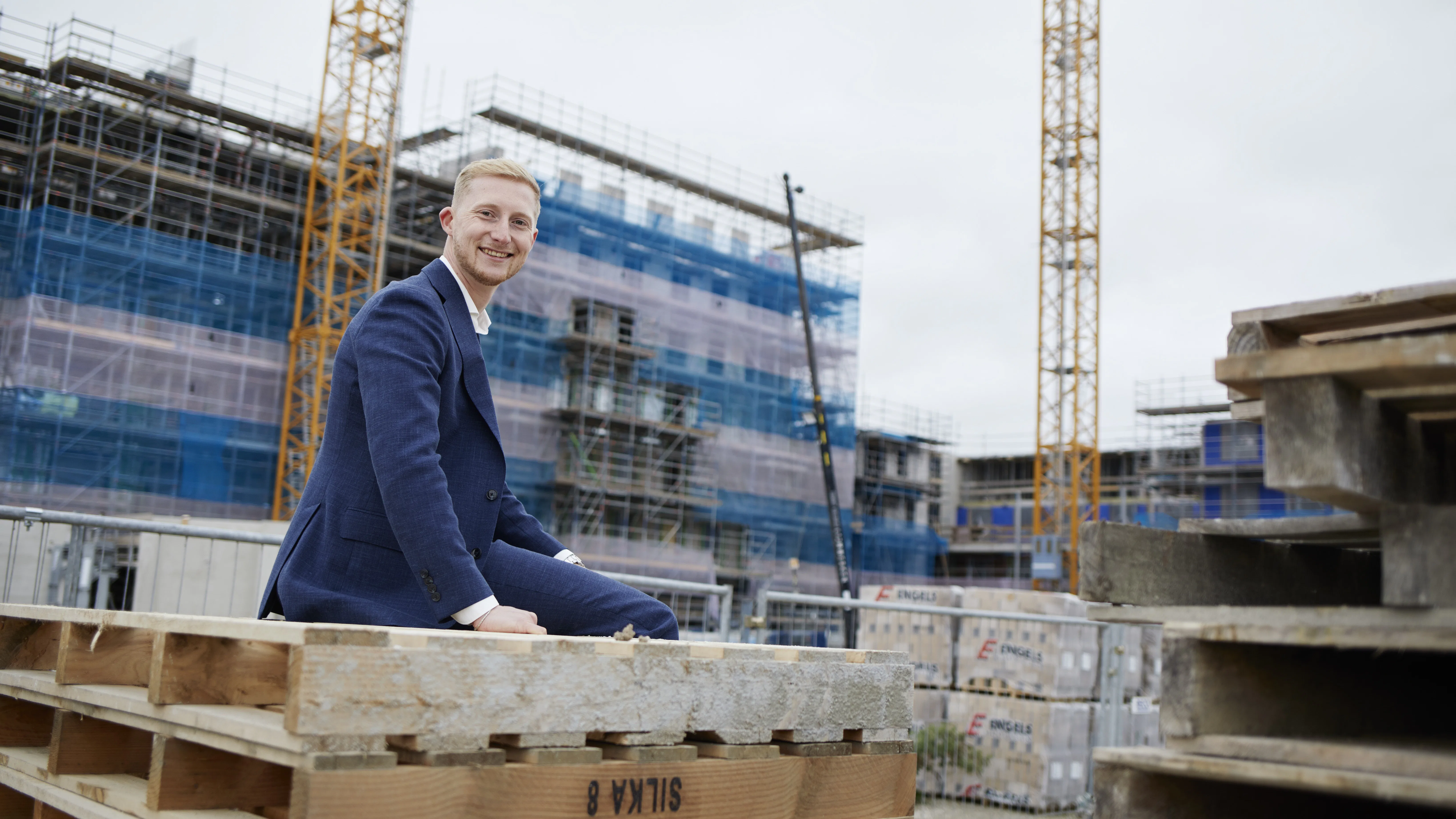 Tim Diepeveen bij de bouw van het gedeelte dat Boelens de Gruyter ontwikkelt binnen de nieuwe stadswijk Merwede in Utrecht. Foto: Christiaan Krouwels