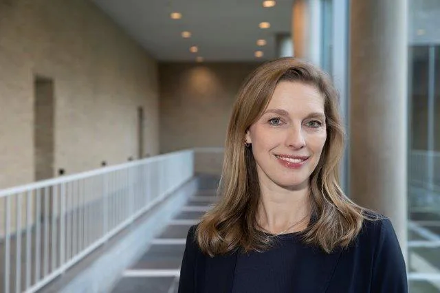 Stéphanie van Gulijk: 'Er zijn meerdere bouwrechtcursussen en leergangen, maar wij proberen met de Grotius opleiding een verdiepende specialisatieopleiding aan te bieden waarbij je negen maanden lang in een interactieve setting de diepte ingaat op het thema.'