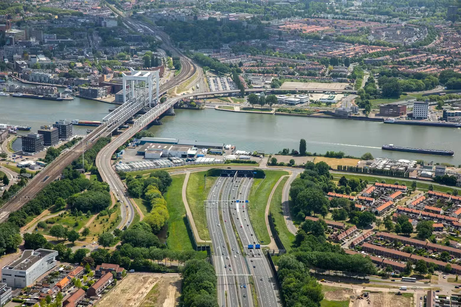 De vernieuwde Drechttunnel moet klaar zijn in het najaar van 2030.