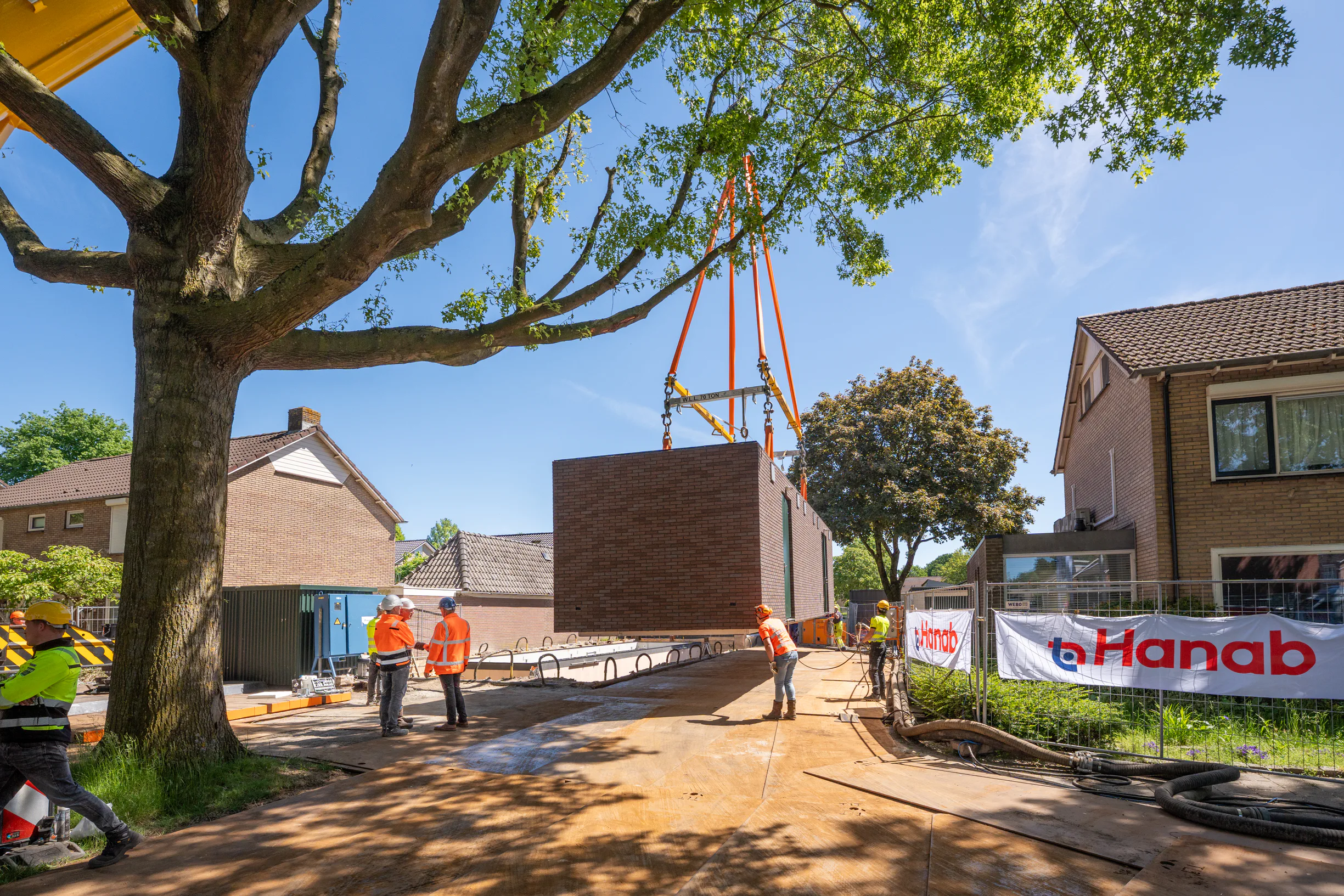 het nieuwe prefab stroomstation in het Twentse Wierden.
Foto: Hanab