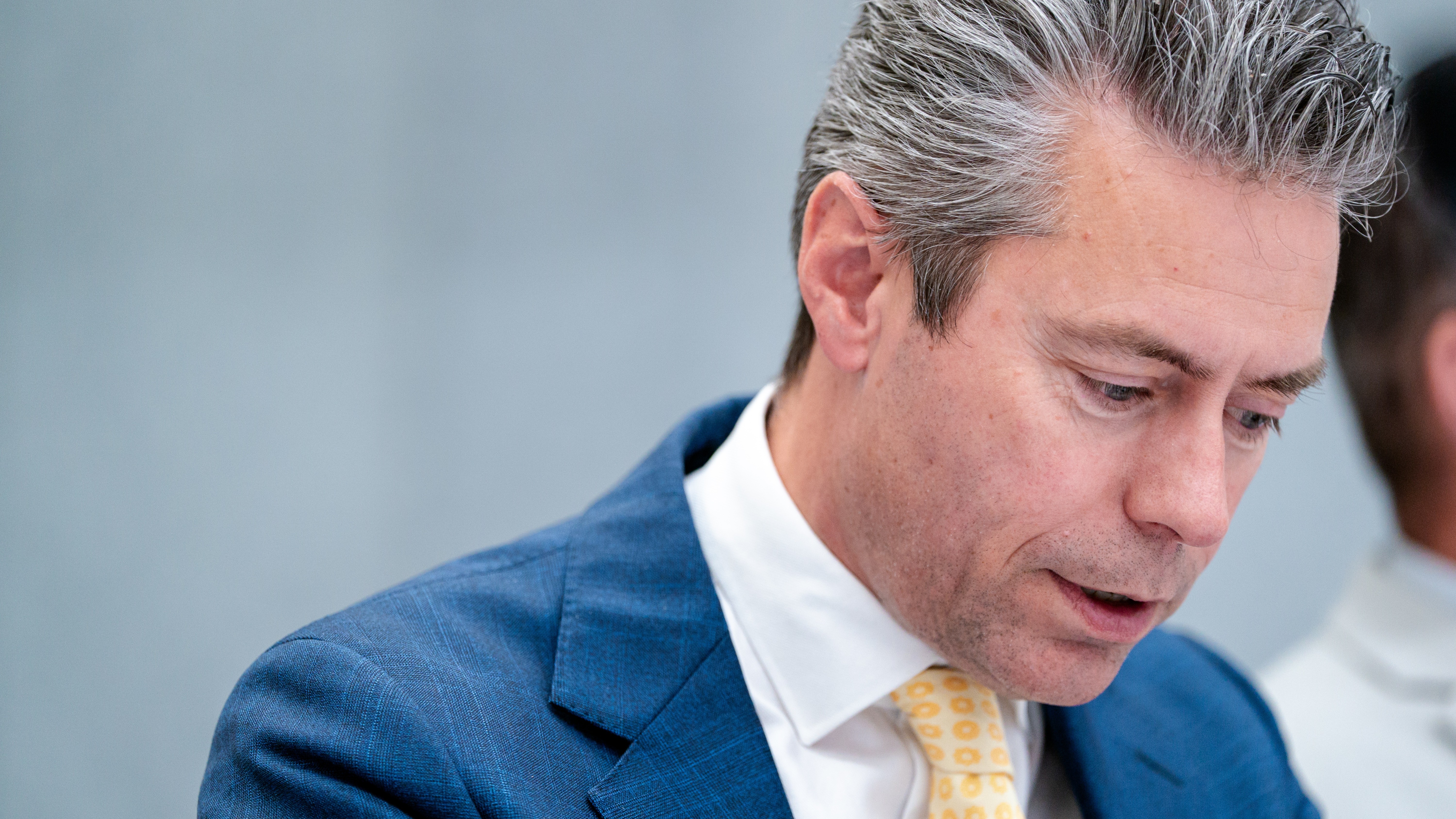 SGP-partijleider Chris Stoffer tijdens een commissiedebat over verkeersveiligheid in mei 2026. Foto: ANP