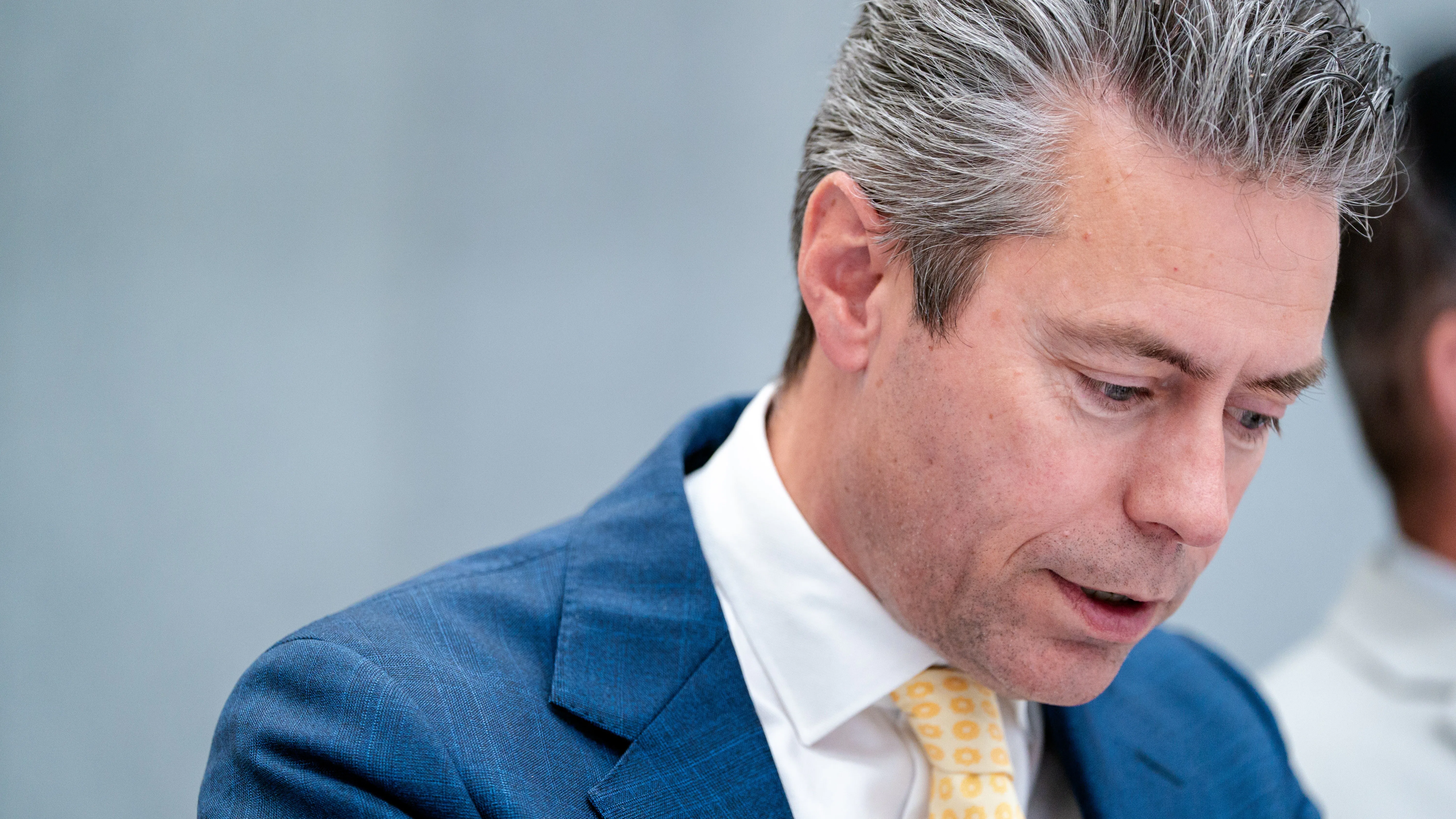 SGP-partijleider Chris Stoffer tijdens een commissiedebat over verkeersveiligheid in mei 2026. Foto: ANP