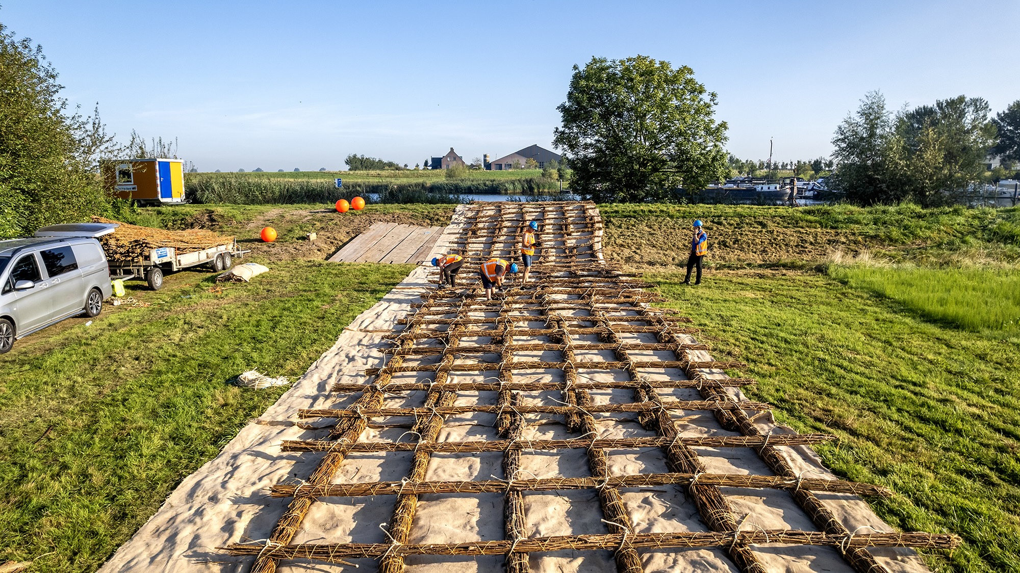 Zinkstukken met jute en wol. Foto: Van Aalsburg