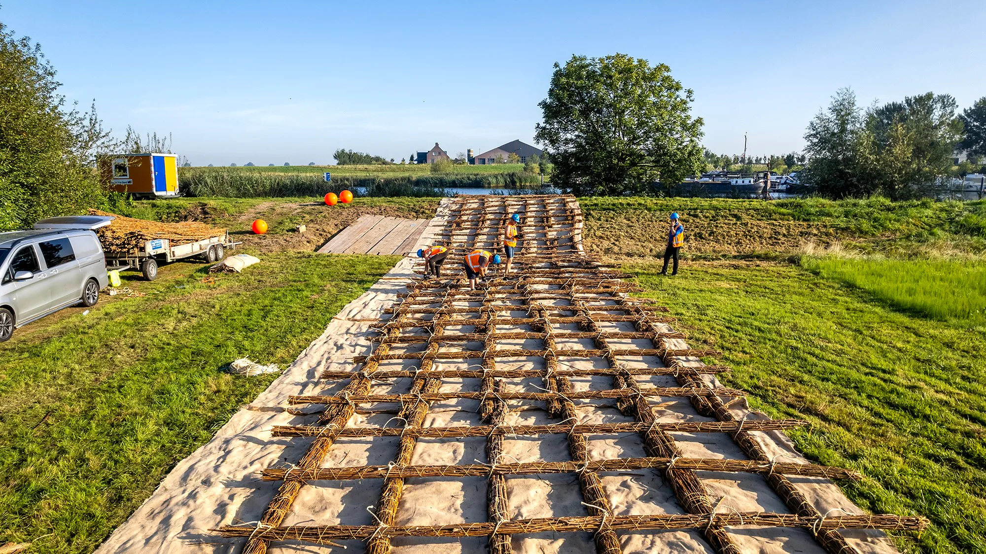 Zinkstukken met jute en wol. Foto: Van Aalsburg