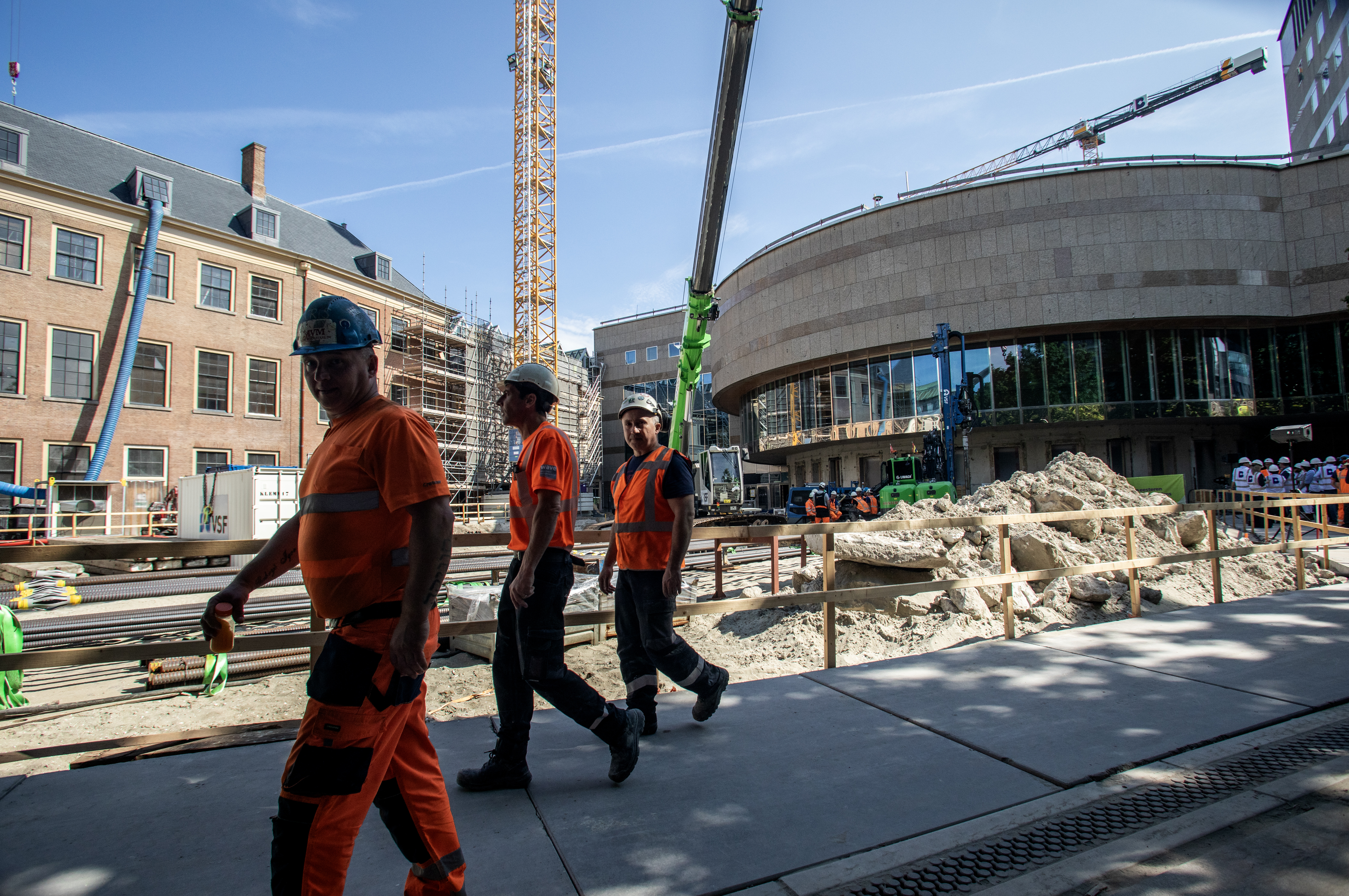 De verbouwing van het Binnenhof is nu zo’n vijf jaar bezig, en zal waarschijnlijk nog zo’n vijf jaar duren. Foto: Suzanne van de Kerk