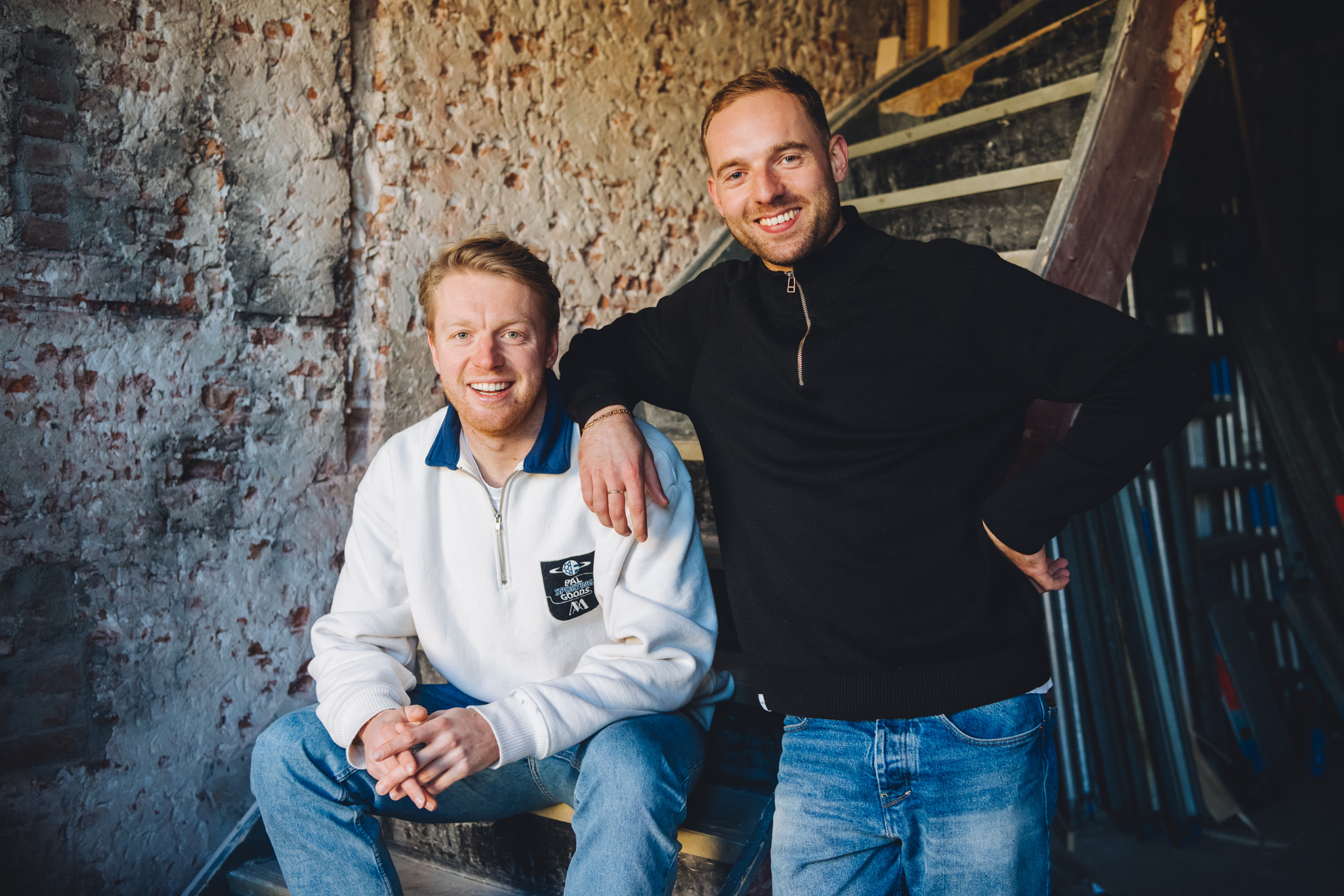 Jelle Kies (l) en Hugo Kuijer, oprichters van Stukadoorsclub. Foto: Stukadoorslcub