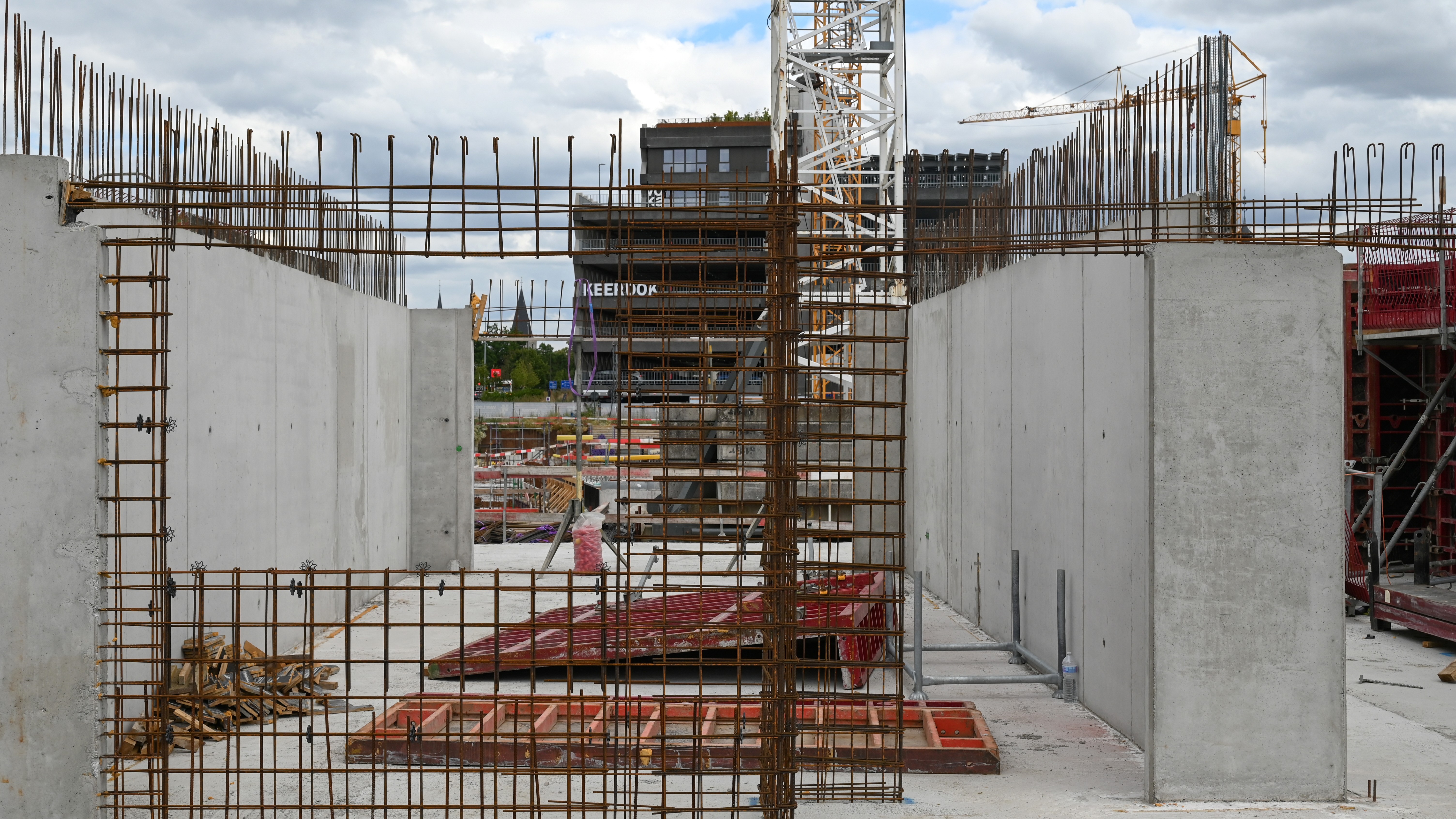 Nieuwe wijk in aanbouw in het Belgische Mechelen, waar de woningen verwarmd worden met rioolwater. Foto: Ries van Wendel de Joode