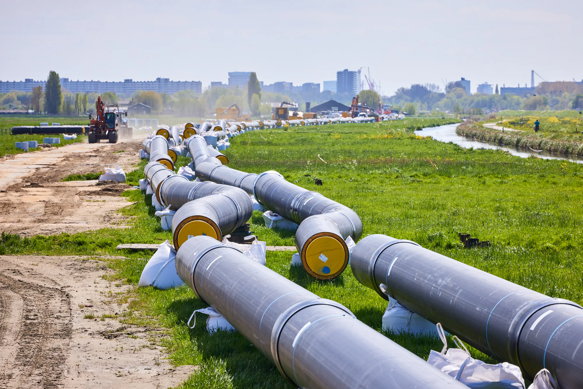 Warmteleidingen tussen Delft en Vlaardingen. Foto: Warmtelinq/ Vincent Basler