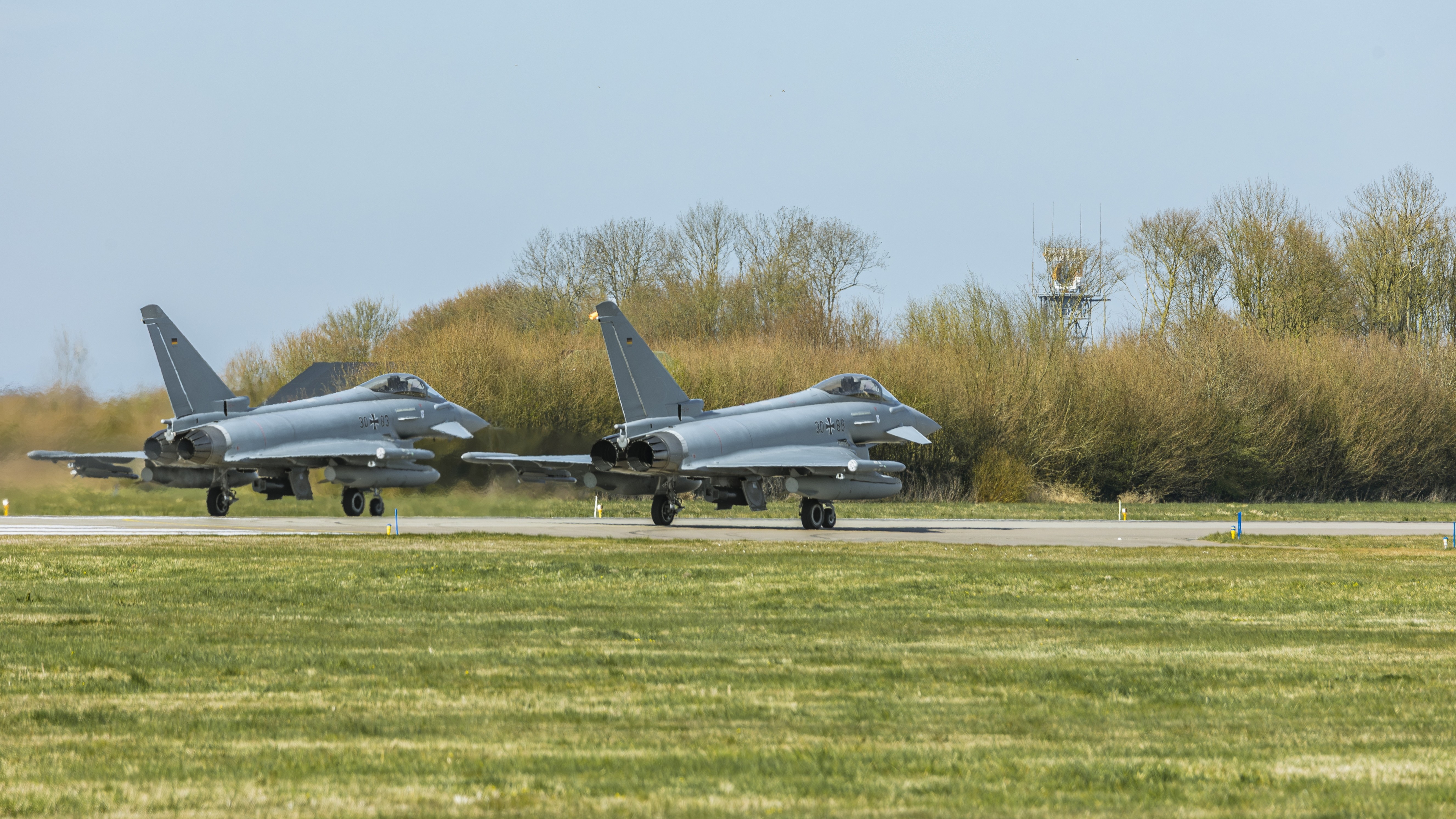 Vliegbasis Leeuwarden, één van de defensielocaties waar het groot onderhoud zal plaatsvinden. Foto: Shutterstock